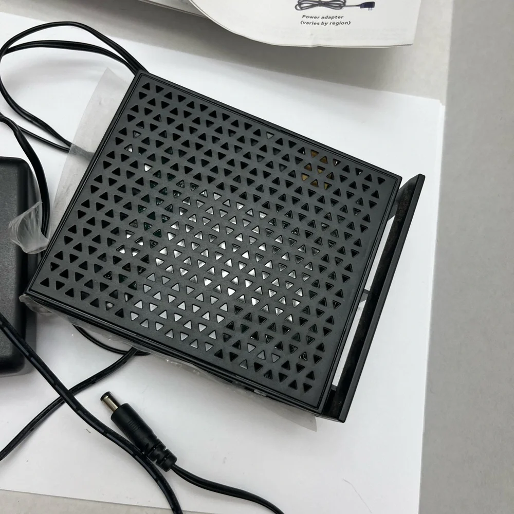NETGEAR 🛜 N300 WiFi Router, model WNR2000 - Picture 13 of 15